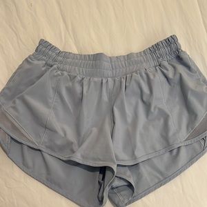 Lululemon 2.5” hotty hot low rise light blue